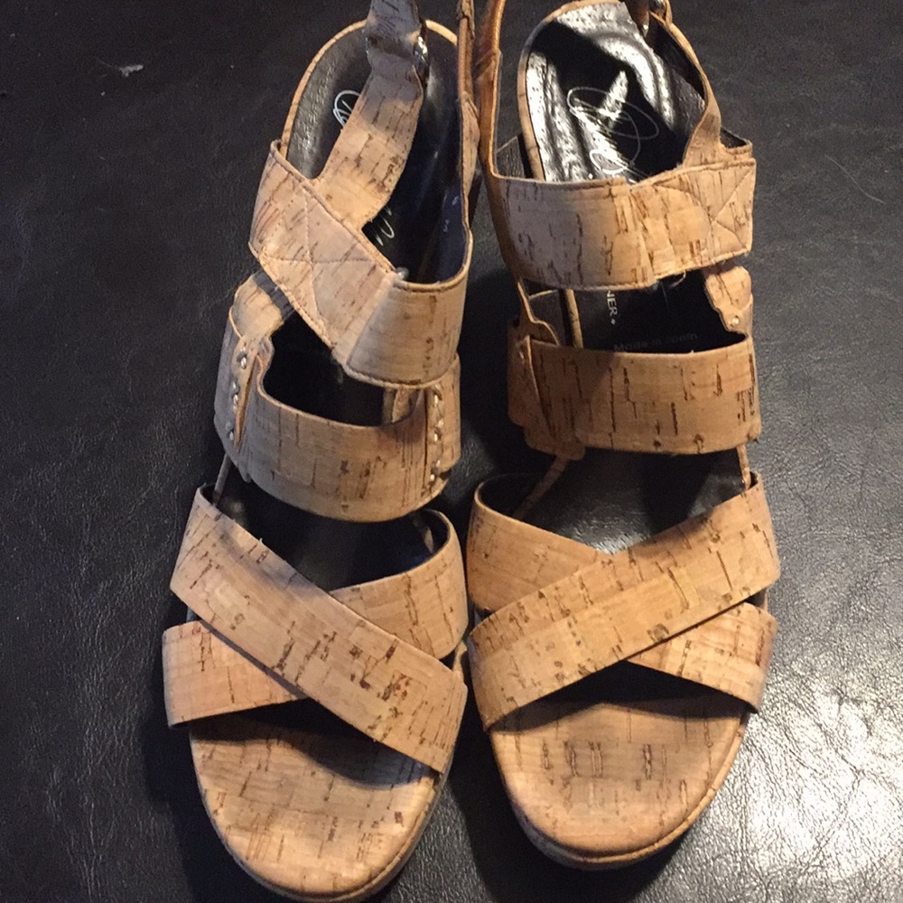 Donald J Pliner heels